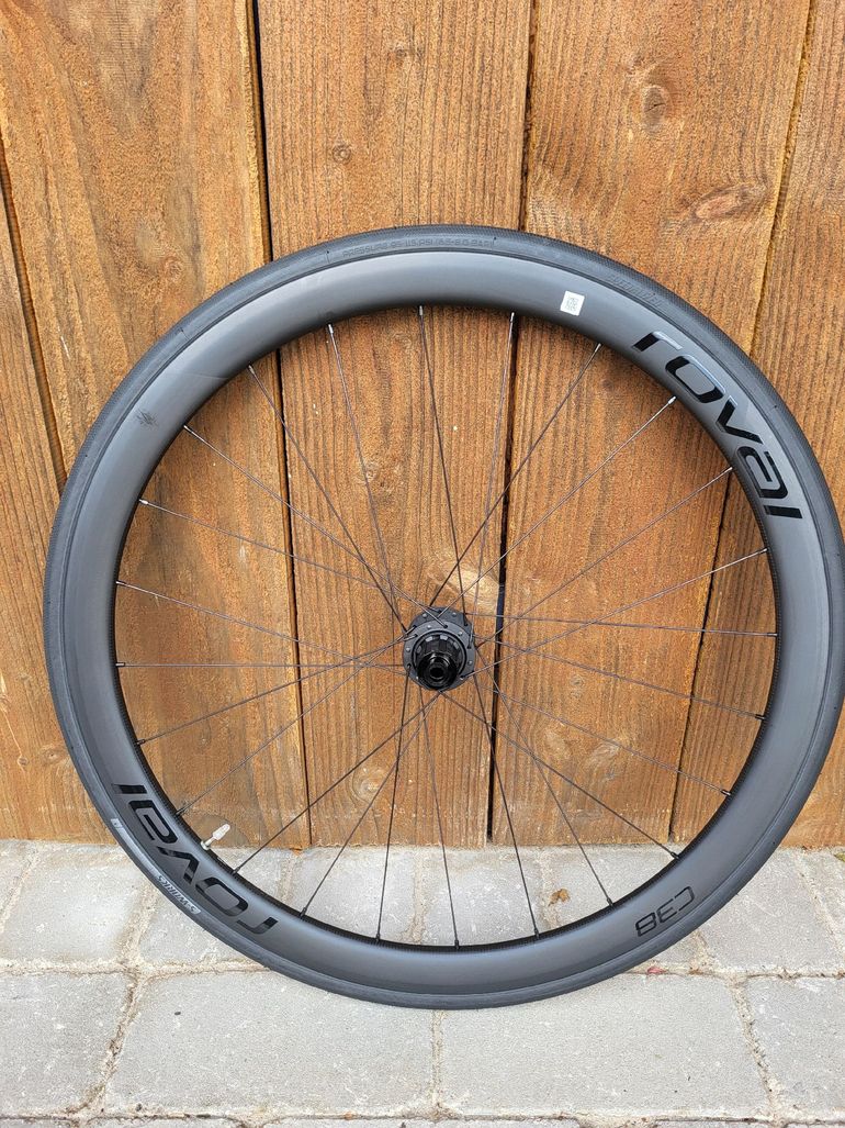 Used Specialized Roval C38 2025 bike — image 3 of 9