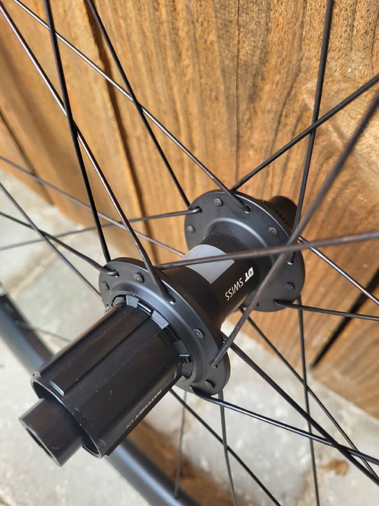 Used Specialized Roval C38 2025 bike — image 5 of 9