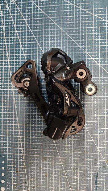 Used Shimano XT RD-M8250 Di2 Drivetrain & Pedals