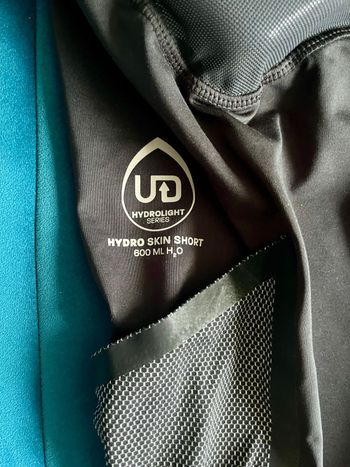 Gebrauchtes Ultimate Direction Hydration Shorts bike — Bild 4 von 12