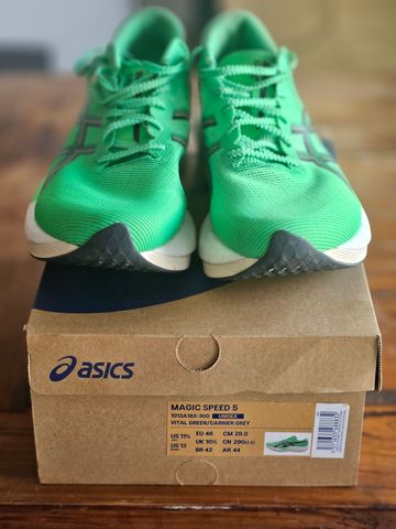 Used Asics Magic speed 5 Running Shoes