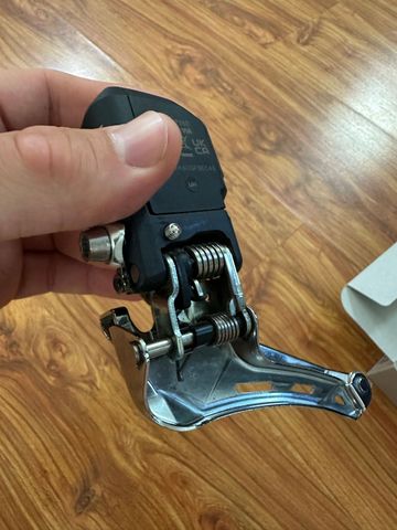 Brugt Shimano 105 Di2 FD 2025 bike — billede 7 af 8