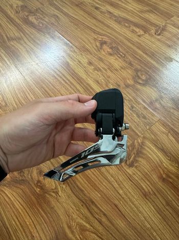 Tweedehands Shimano 105 Di2 FD 2025 Drivetrain & Pedals