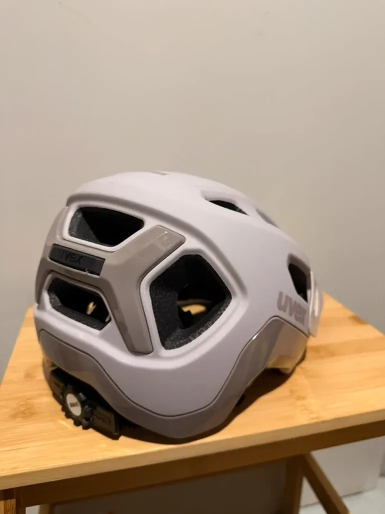 Używany Uvex React MIPS 2026 bike — zdjęcie 2 z 5