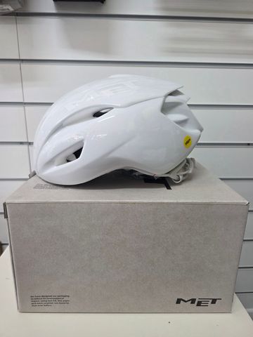 Gebrauchtes MET Manta MIPS Helmet 2026 bike — Bild 2 von 5