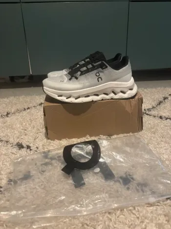 Used On Running On Shoes Size 42 bike — image 3 of 5