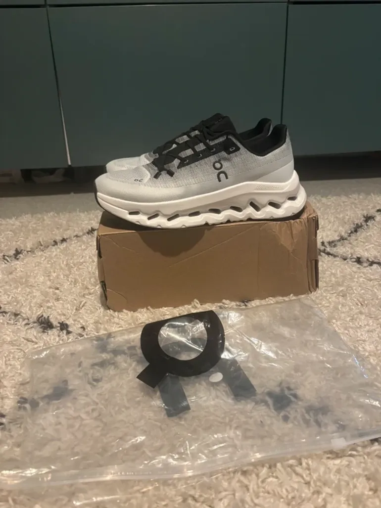 Used On Running On Shoes Size 42 bike — image 3 of 5