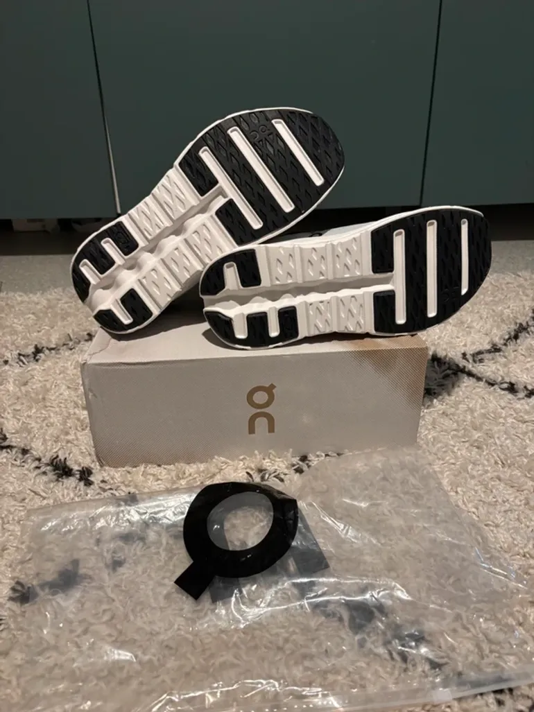 Used On Running On Shoes Size 42 bike — image 5 of 5