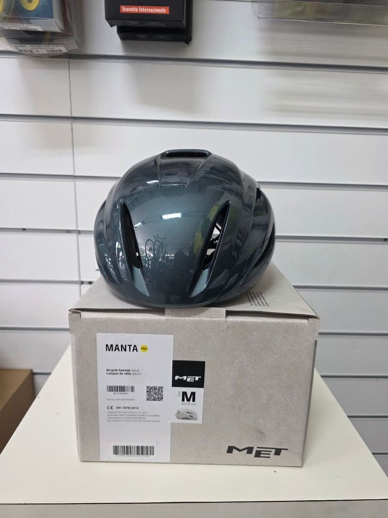 MET Manta MIPS Helmet 2026 Cycling Accessories d'occasion