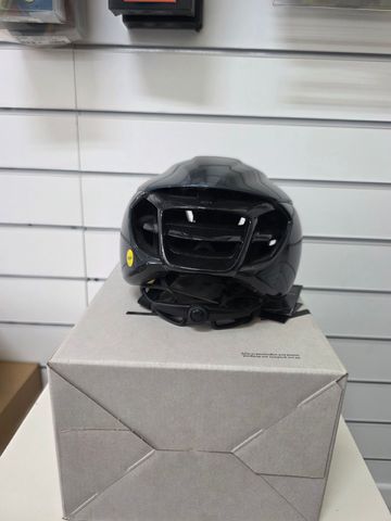 MET Manta MIPS Helmet 2026 bike usato — immagine 3 di 5