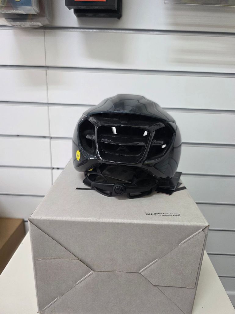 Brugt MET Manta MIPS Helmet 2026 bike — billede 3 af 5