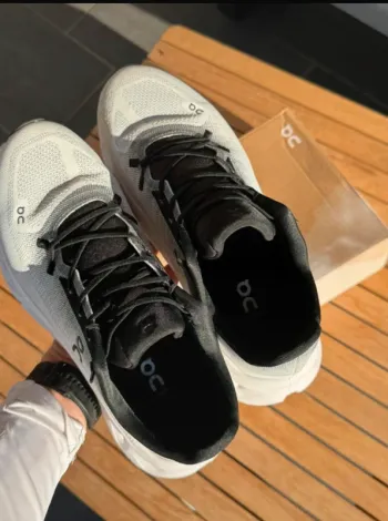 Tweedehands On Running Cloudit Running Shoes