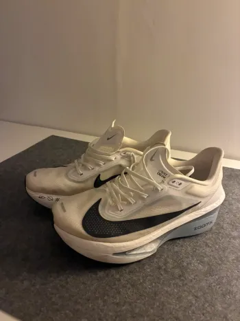Used Nike Zoom Fly 6 bike — image 2 of 4