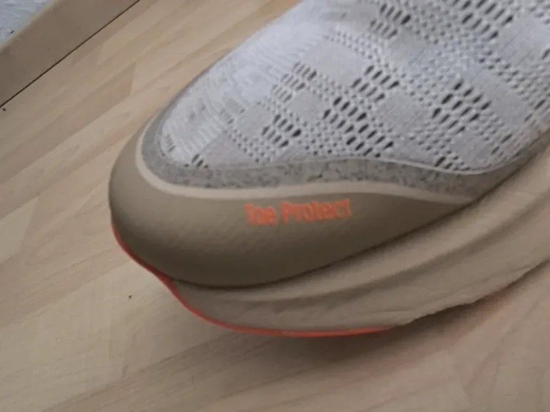 Used New Balance Fresh Foam X Hierro v9 bike — image 7 of 15