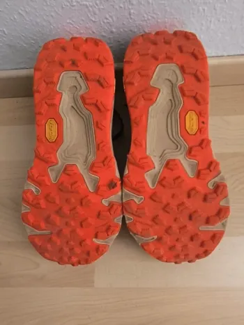 Used New Balance Fresh Foam X Hierro v9 bike — image 9 of 15