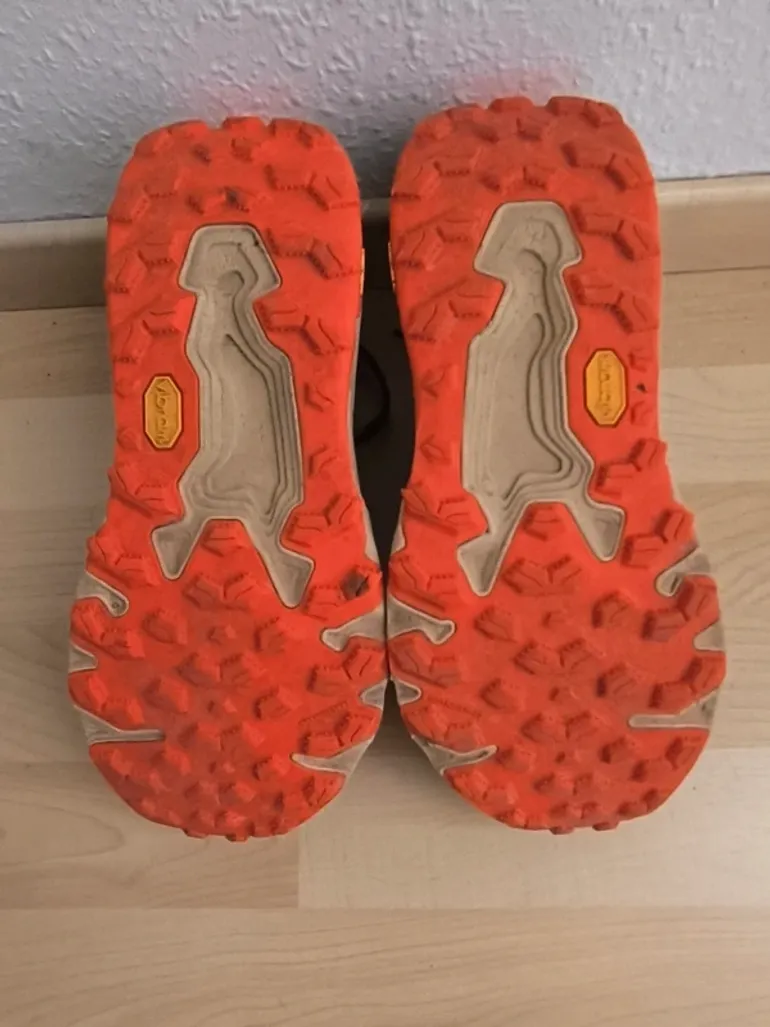 Used New Balance Fresh Foam X Hierro v9 bike — image 9 of 15