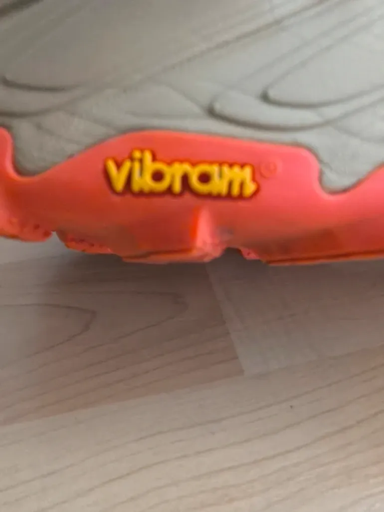 Used New Balance Fresh Foam X Hierro v9 bike — image 8 of 15