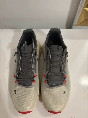 Tweedehands On Running On Shoes Size 43 bike — afbeelding 4 van 4
