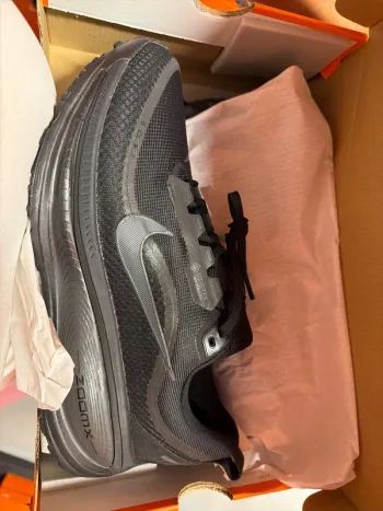 Nike Vomero 18 Running Shoes d'occasion