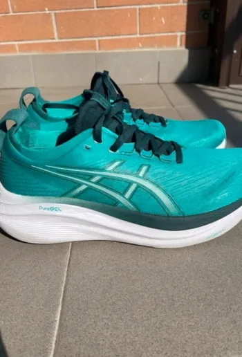 Używany Asics Gel Nimbus 27 Running Shoes