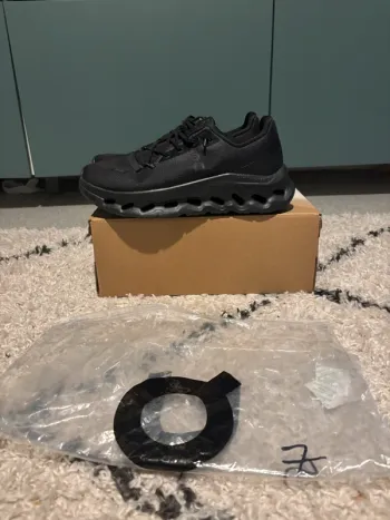 Used On Running On Shoes Size 44 bike — image 3 of 5