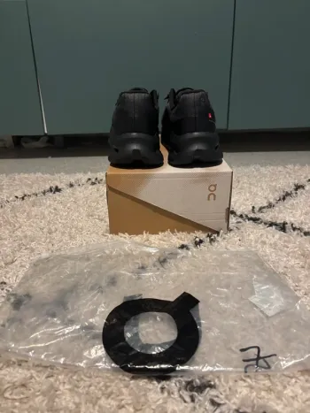Used On Running On Shoes Size 44 bike — image 4 of 5
