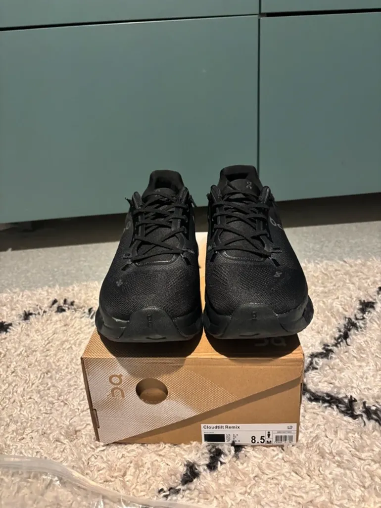 Used On Running On Shoes Size 44 bike — image 2 of 5