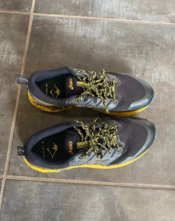 Asics Baskets course / randonnée bike d'occasion — image 2 sur 5