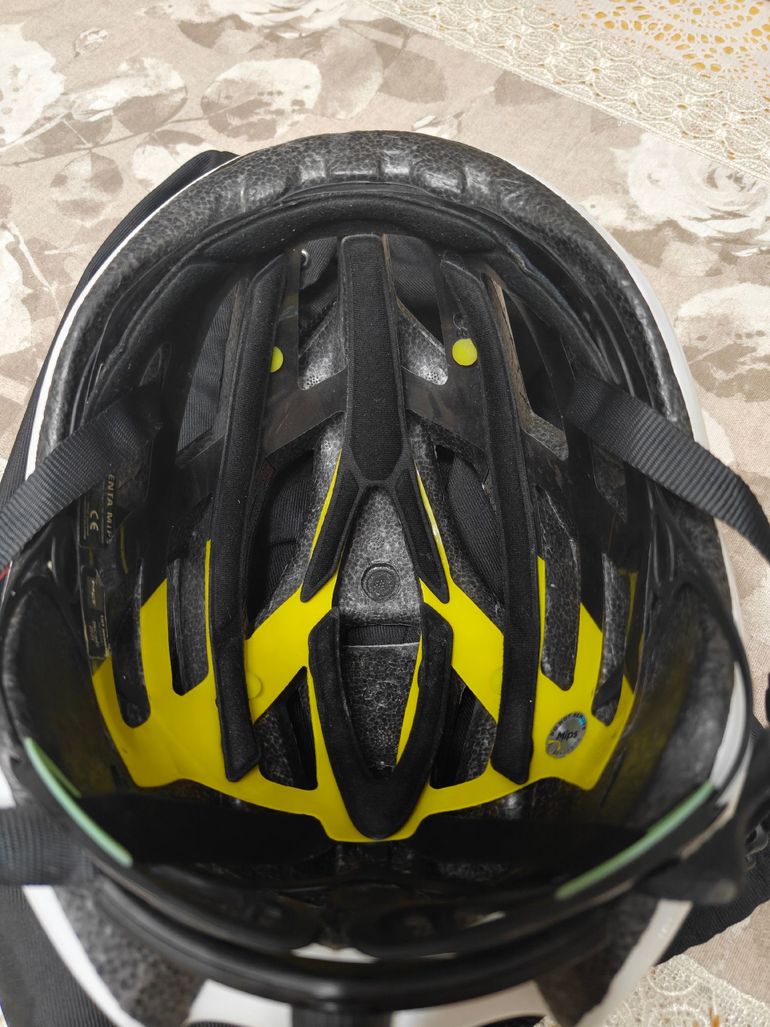 Brugt MET Trenta Helmet bike — billede 2 af 8