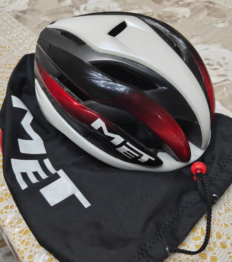 Brugt MET Trenta Helmet bike — billede 7 af 8