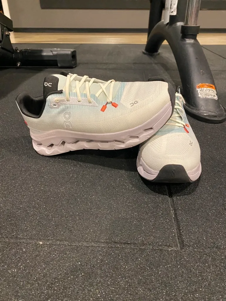 Used On Running Chaussures ON bike — image 3 of 4
