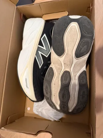Used New Balance Fresh Foam X More V5 bike — image 3 of 4