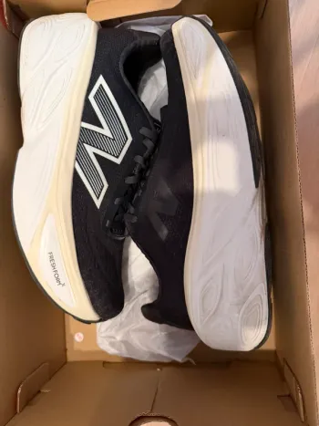 Used New Balance Fresh Foam X More V5 bike — image 2 of 4