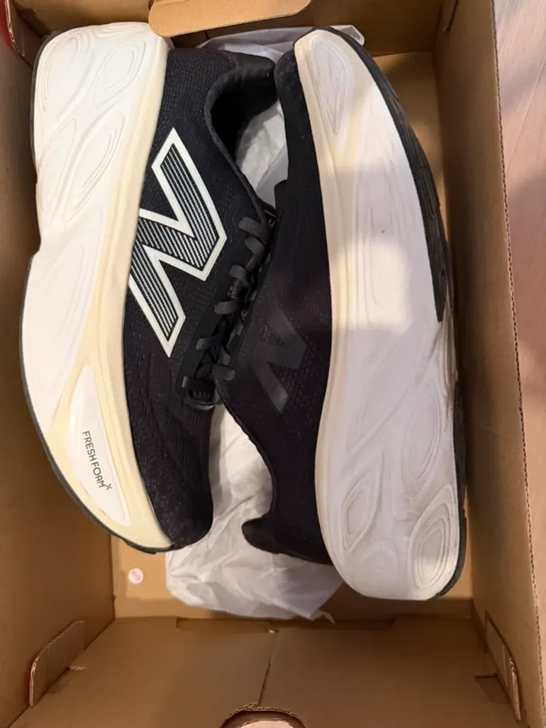 Used New Balance Fresh Foam X More V5 bike — image 2 of 4