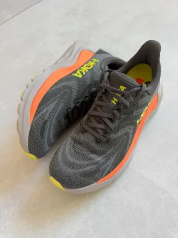 Used Hoka Arahi 8 Running Shoes