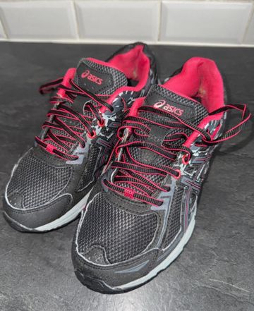 Used Asics Chaussures 2025 bike — image 3 of 5