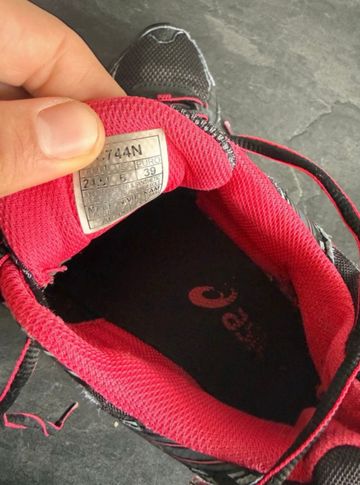 Used Asics Chaussures 2025 bike — image 5 of 5