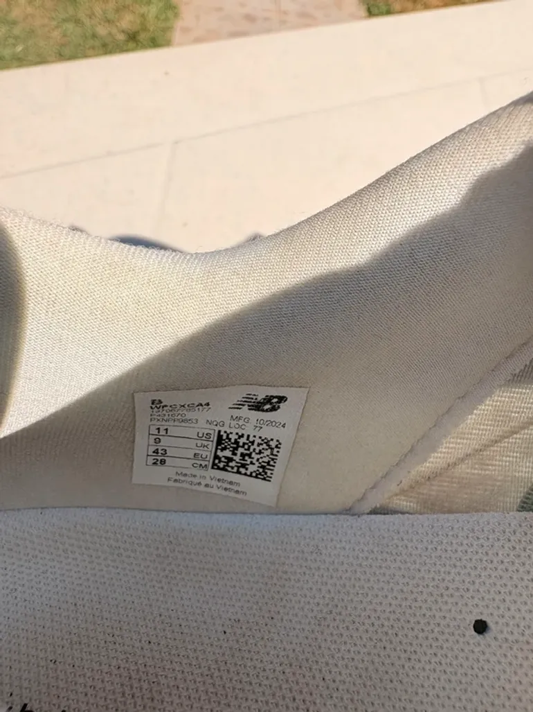 Used New Balance FuelCell Rebel v4 bike — image 9 of 10