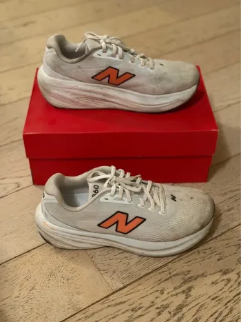 New Balance Fresh Foam 860 v15 Running Shoes d'occasion