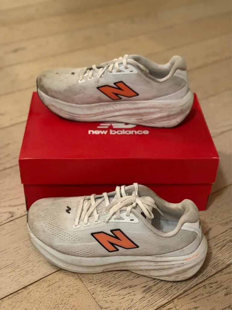 Used New Balance Fresh Foam 860 v15 bike — image 2 of 2