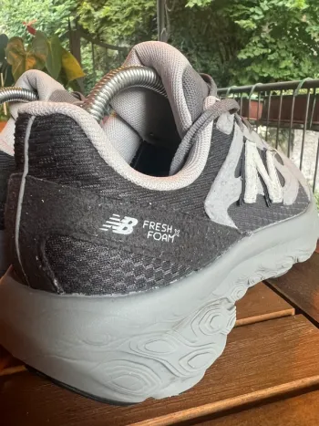 Używany New Balance UTRN Fresh Foam bike — zdjęcie 4 z 9