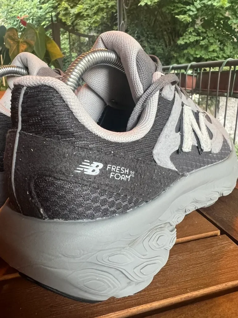 Używany New Balance UTRN Fresh Foam bike — zdjęcie 4 z 9