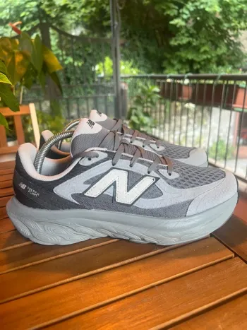 Używany New Balance UTRN Fresh Foam bike — zdjęcie 2 z 9
