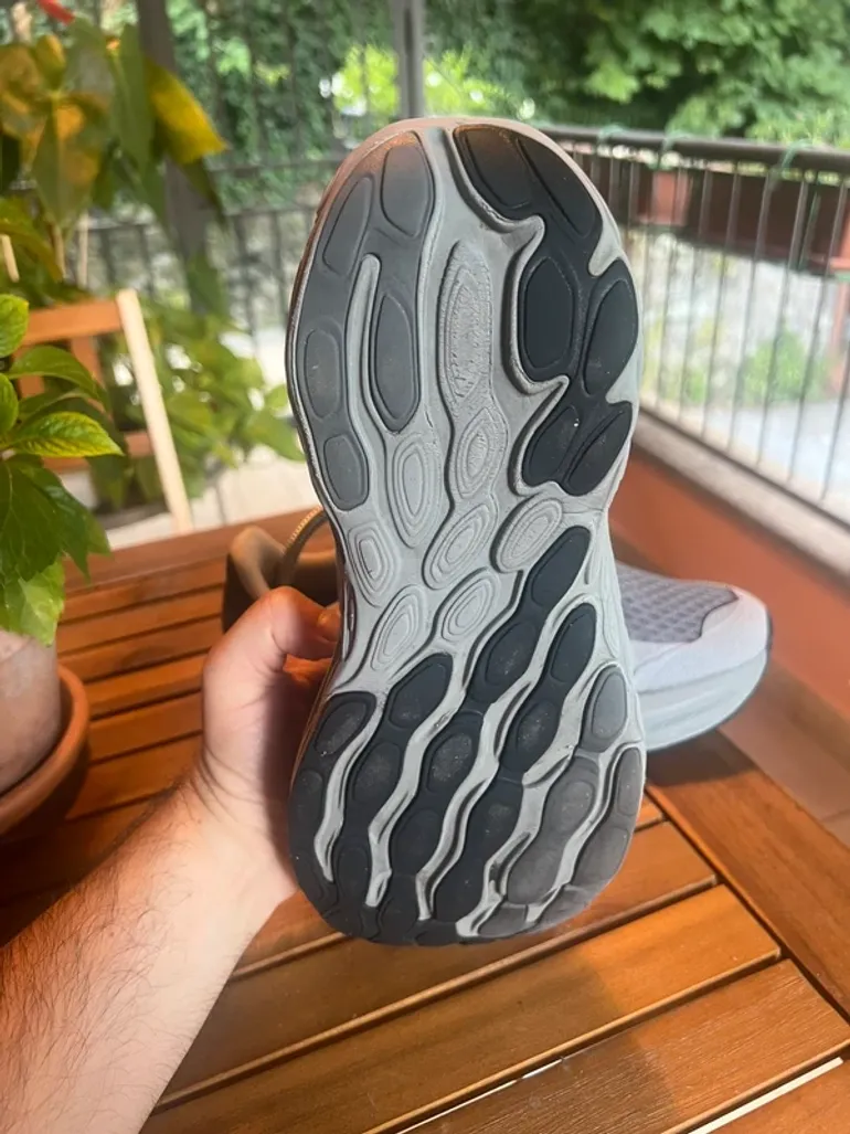 Używany New Balance UTRN Fresh Foam bike — zdjęcie 7 z 9