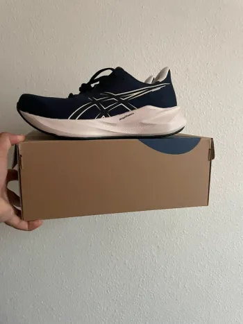 Used Asics Versablast 4 Running Shoes