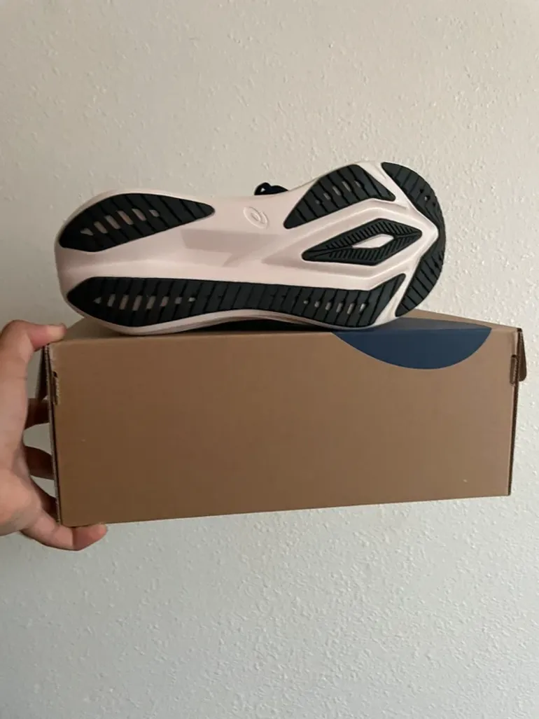 Tweedehands Asics Versablast 4 bike — afbeelding 3 van 10