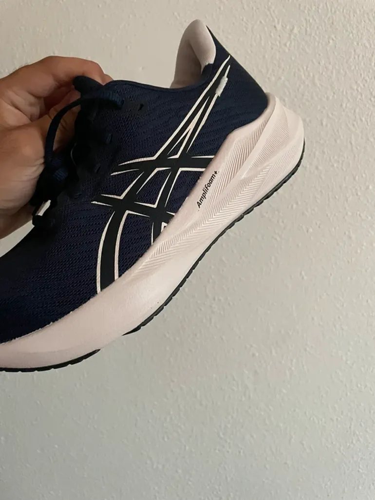 Tweedehands Asics Versablast 4 bike — afbeelding 4 van 10