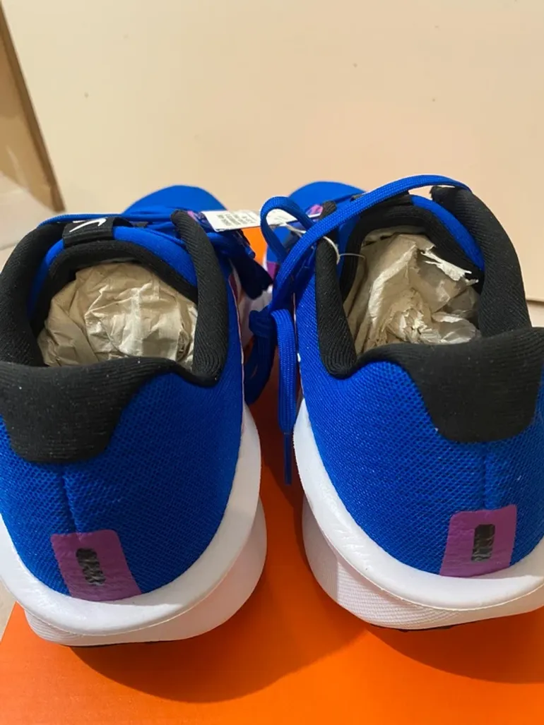 Used Nike Running Shoes bike — image 6 of 8