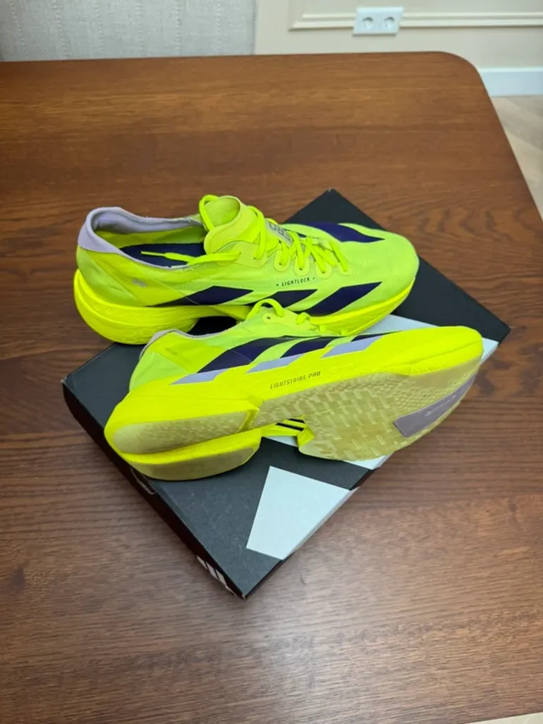 Używany Adidas Adizero Adios Pro 4 bike — zdjęcie 2 z 11