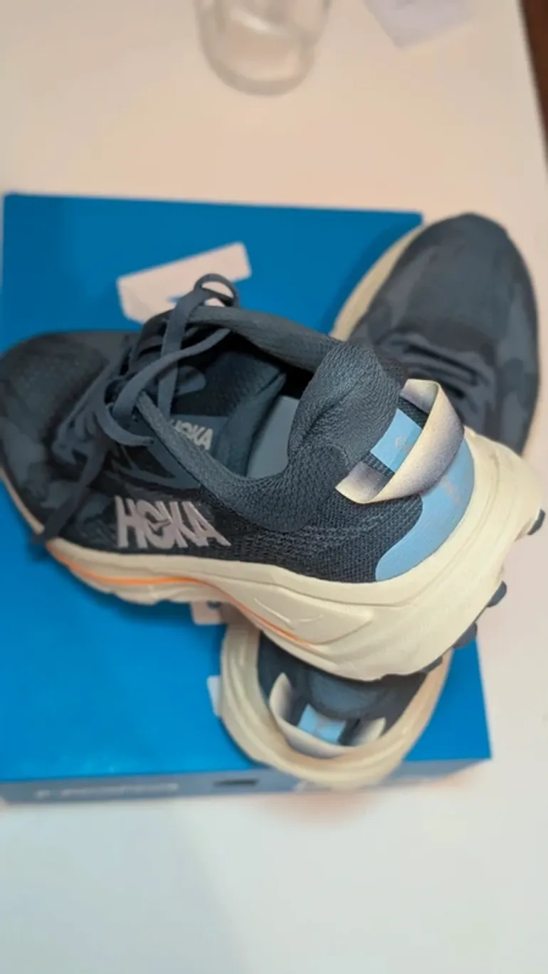 Used Hoka Challenger 8 bike — image 3 of 7